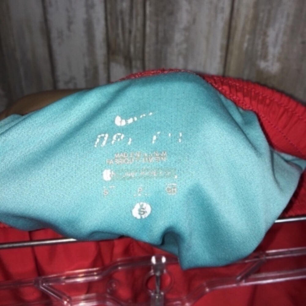 Nike Red Shorts - Picture 4 of 4